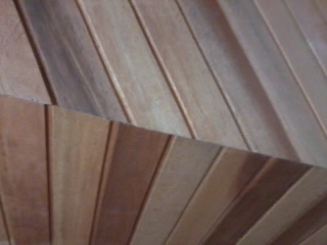 Foto 1 - Colocaao forros de madeira e pvc